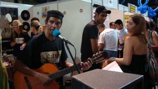 A Empresa Cultura Bar ofereceu música ao vivo.