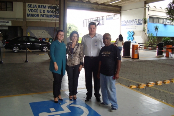 Da esq. para a dir.: Luisa Varella, Rejane Guimarães, Geraldo Lúcio do Carmo e Sebastião Teixeira, idealizador da instituição Gotinha D’Água.