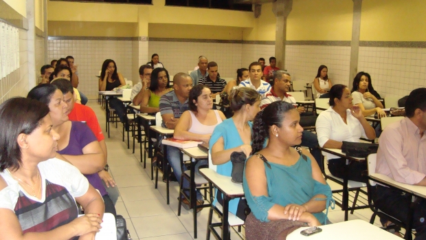 Plateia da palestra O Estado Plurinacional