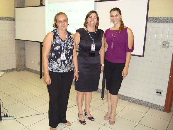 Da esq. para dir.: a Profa. Sônia Nunes, a Assessora Renata Moreira e a Profa. Vanessa Patrocínio.