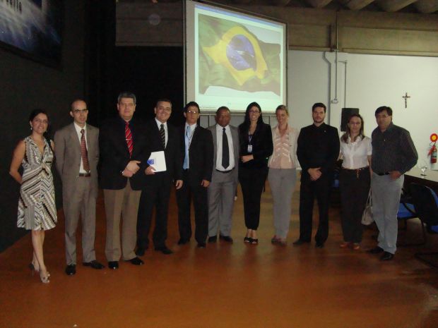 Profa Bárbara Mascarenhas, Sr Eduardo Pereira, Sr Geraldo do Carmo, o palestrante Sérgio Braga, Prof. Eloy Lemos e outros professores da instituição  