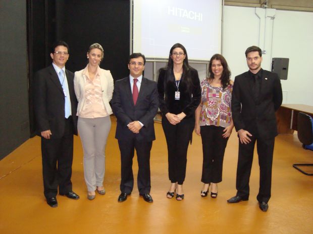 Prof. Eloy Lemos, Profa. Ludmila Stigert, o palestrante Prof. Leonardo Bandeira, Profas. Carolina Montolli e Égina Pereira e Prof. Elísio Figueiredo