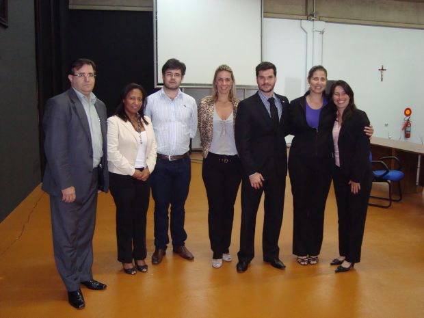 Professores Sávio de Oliveira, Elce Arruda, Ítalo de Carvalho, Ludmila Stigert, Elísio Figueiredo, a palestrante Rúbia Neves e a Profa. Carla Cardoso