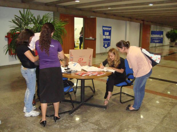 Lançamento do livro da Profª Raquel Guerra: &quot;Mulher e Discriminação&quot;
