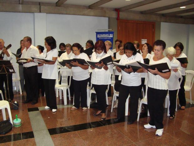 Apresentação do Coral do Centro de Saúde Santa Inês.