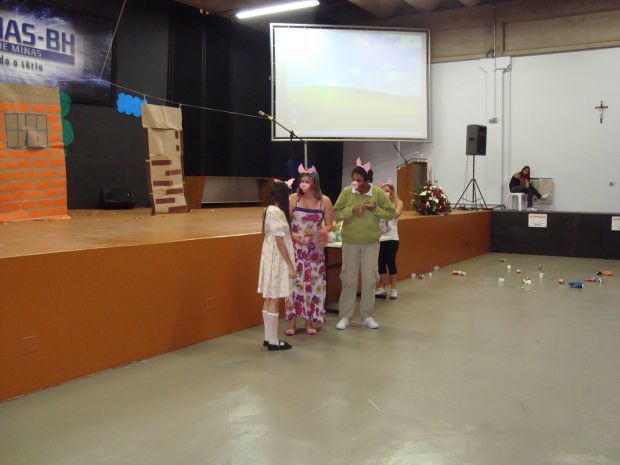 Apresentação teatral do Grupo Enfermeiros do Cuidar-te.