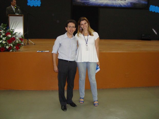 Professora Vanessa Patrocínio com o palestrante Professor Wagner Elias.