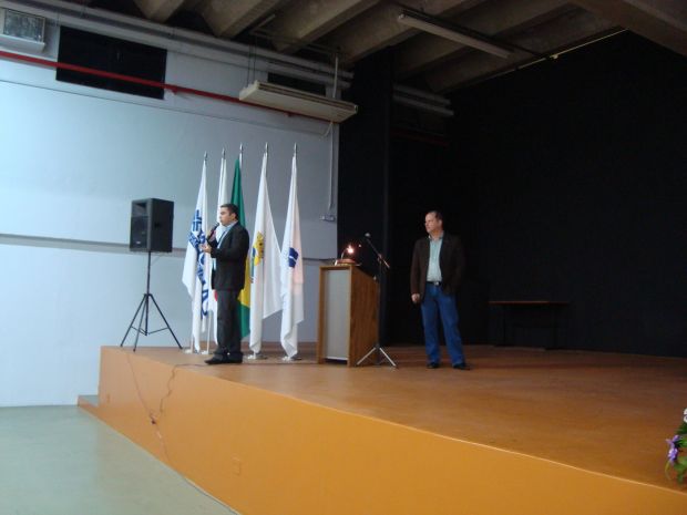 Representantes da empresa Carl Zeis Vision que apresentaram um estudo de caso sobre a empresa.