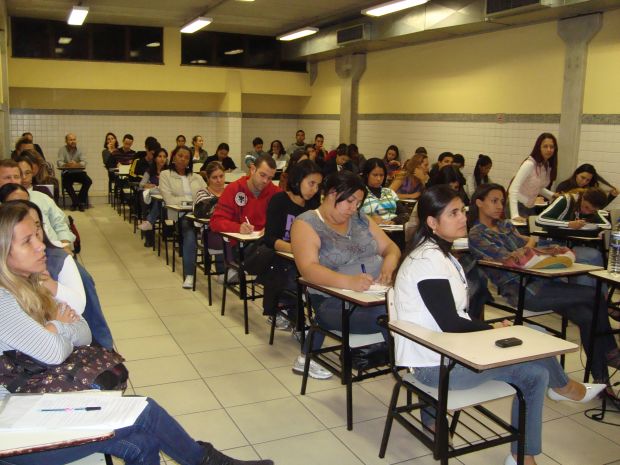 Palestra em sala de aula.
