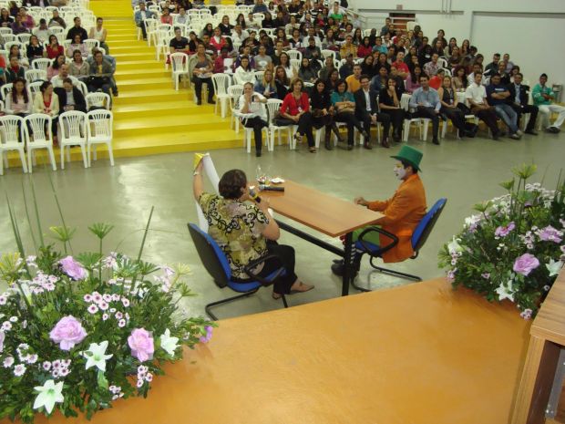 Encenação: o que não fazer em uma entrevista de emprego.
