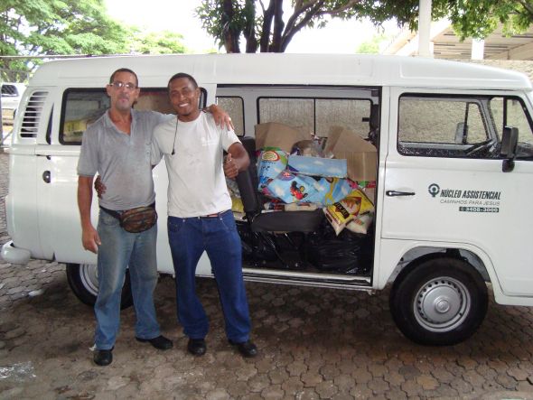 Os representantes do Núcleo Assistencial Caminhos para Jesus.