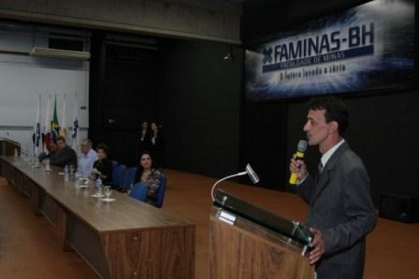 Coordenador de Ensino do curso de Medicina - Prof. Luiz Carlos Coelho